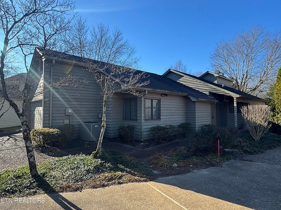 2nd image of 403 Lost Tree Ln