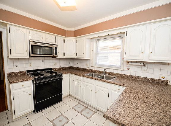 2nd image of 4047 N Olcott Ave