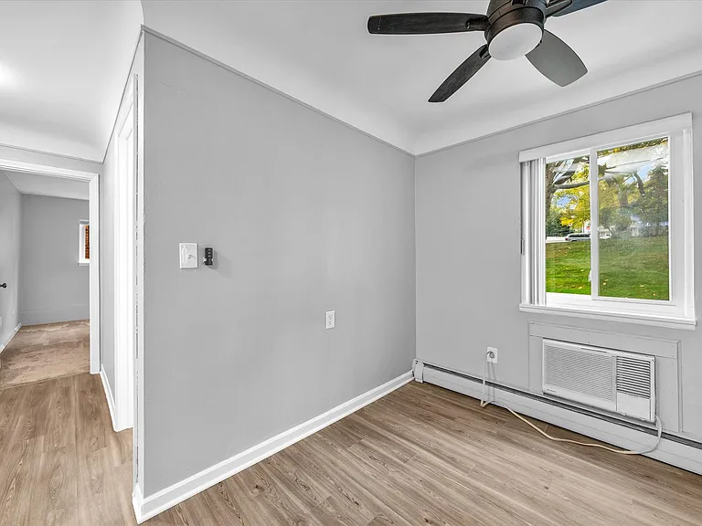 327 Lysander St — Photo 4