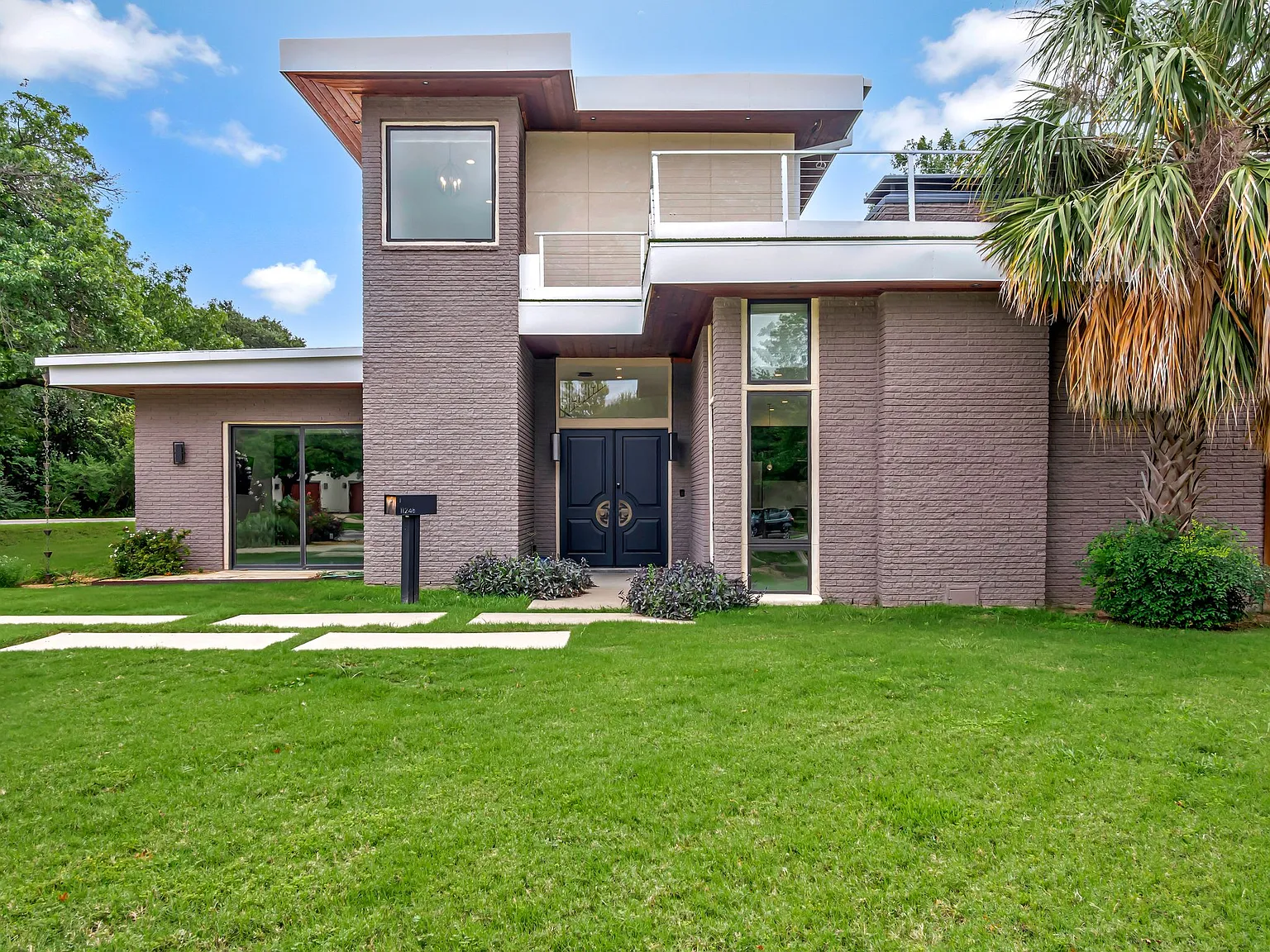 11248 Jamestown Rd — Photo 1