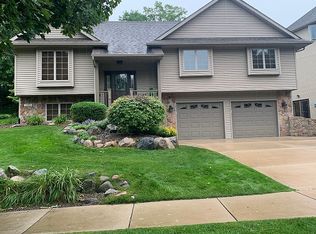 1385 Northern Ridge Dr, Brighton, MI 48116