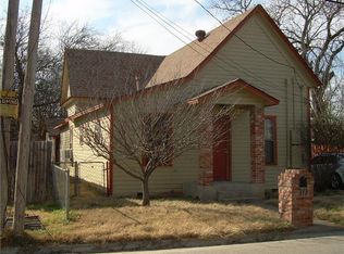 711 N Brazos Ave, Cleburne, TX 76031