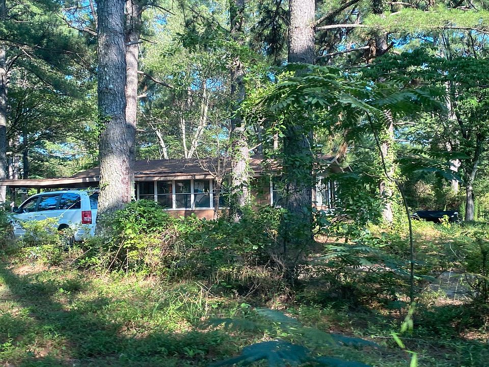 1st image of 699 1/2 Middle St