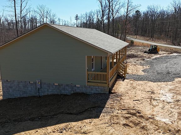 3rd image of 382 Bear Knob Ln