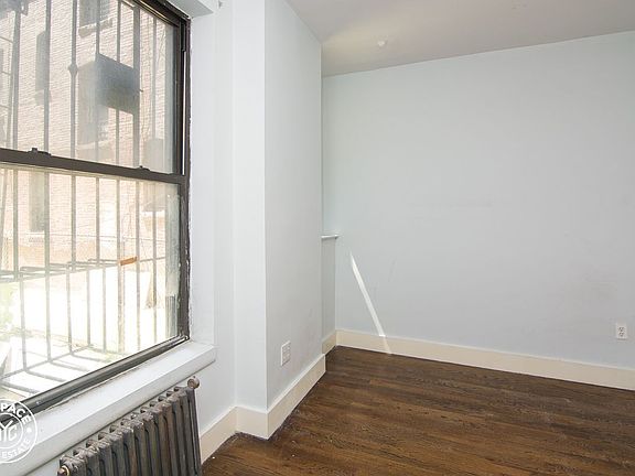 4th image of 1154 Pacific St APT 1F