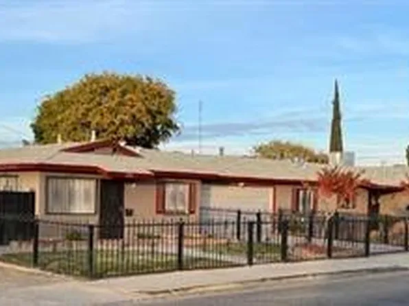 3555 E McKinley Ave, Fresno, CA 93703