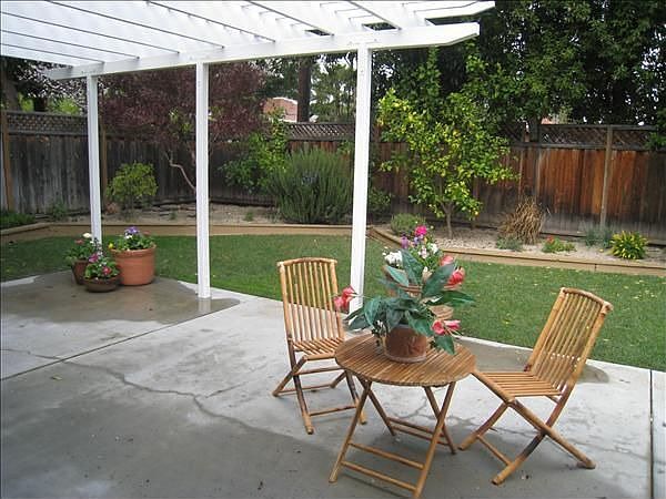 1st image of 72 Roosevelt Cir