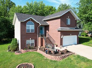 1210 E Robin St, Ozark, MO 65721