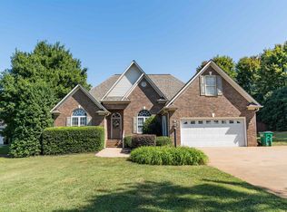 404 Carrington Dr, Boiling Springs, SC 29316