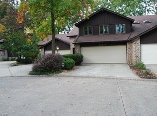 20522 Hilliard Blvd, Rocky River, OH 44116