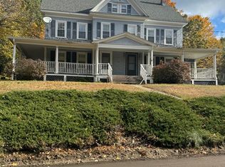 84 Quinapoxet St, Jefferson, MA 01522