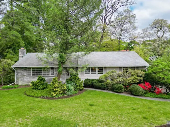 201 Greenway Rd, Ridgewood, NJ 07450