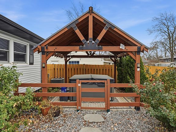 4th image of 2949 W 76th Ln