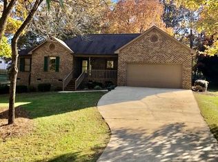 9205 Smoke Hollow Rd, Kernersville, NC 27284