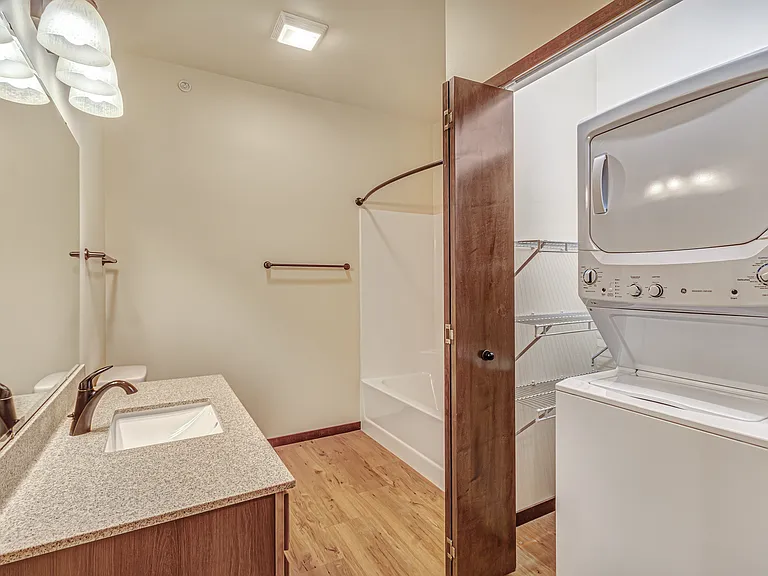 Geranium- In-Unit Laundry