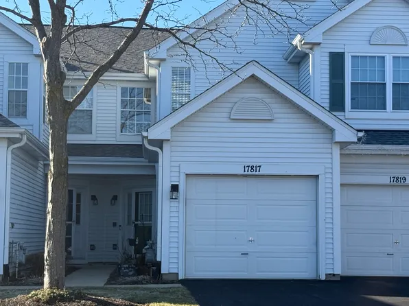 17817 W Salisbury Dr, Gurnee, IL 60031