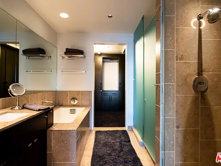6250 Hollywood Blvd #6G — Photo 14