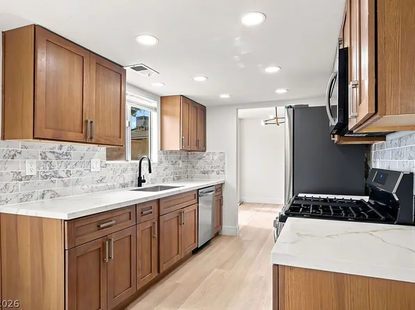 7045 Brown Derby Cir, Las Vegas, NV 89128