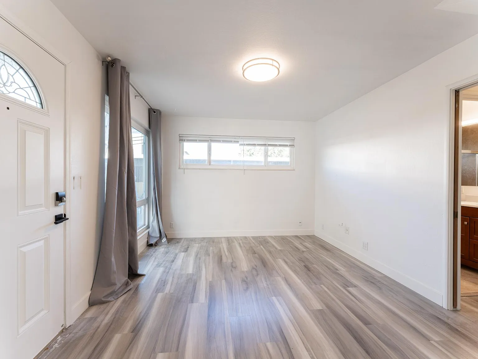 1 bed, 575 sqft, $2,595 — Photo 3