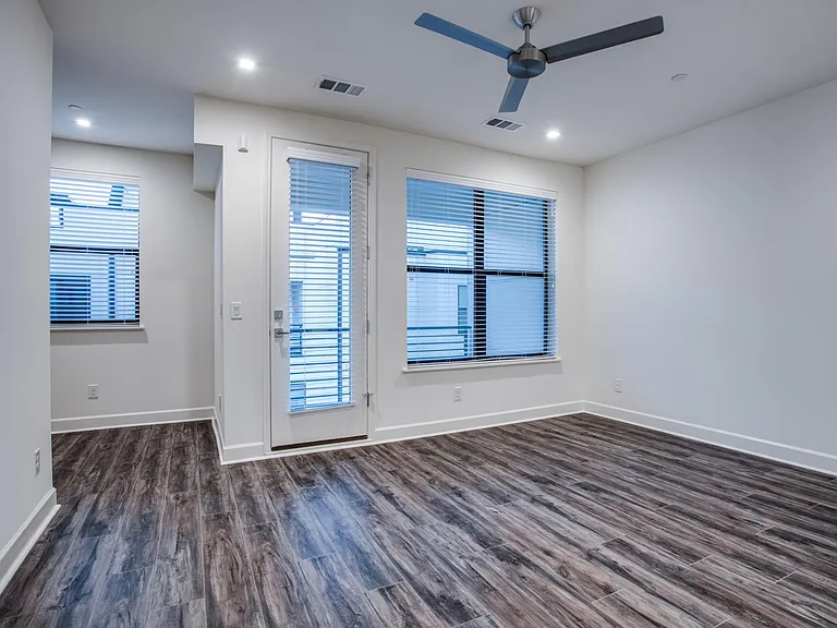 1813 Park Ave — Photo 10