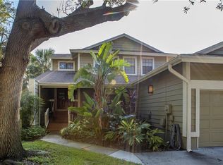 896 Amelia Ct NE, Saint Petersburg, FL 33702