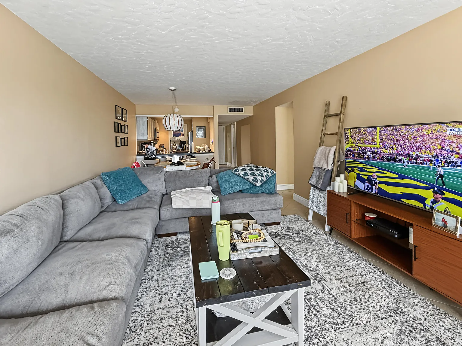 9 Royal Palm Way — Photo 2