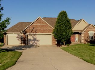 811 S Main St, Sweetser, IN 46987