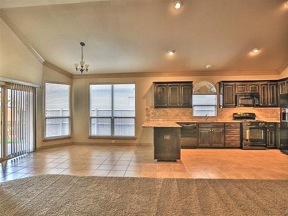 5th image of 1209 Woodbine Cliff Dr