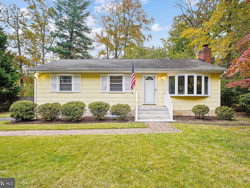1st image of 289 Hillsmere Dr
