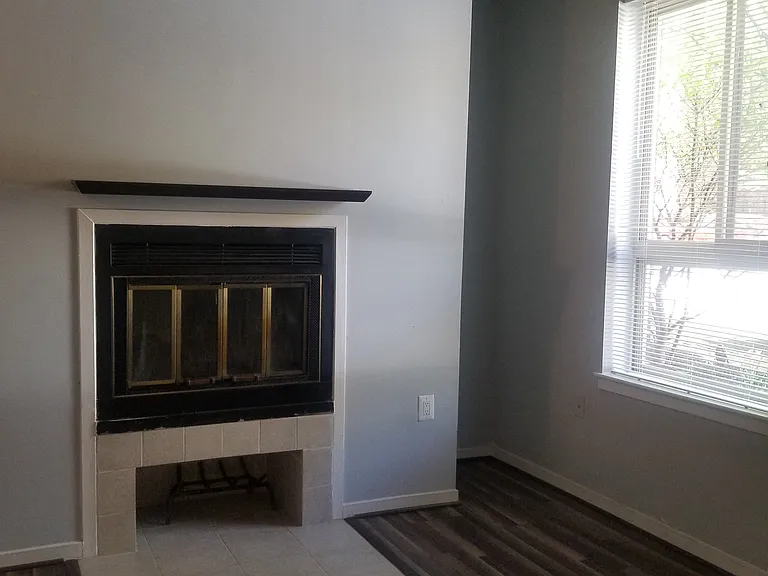 5 W Lee St #R51 — Photo 7