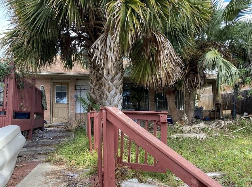 2nd image of 119 Eden Isles Dr