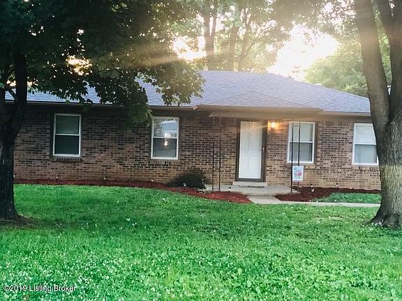 2nd image of 140 Teakwood Cir