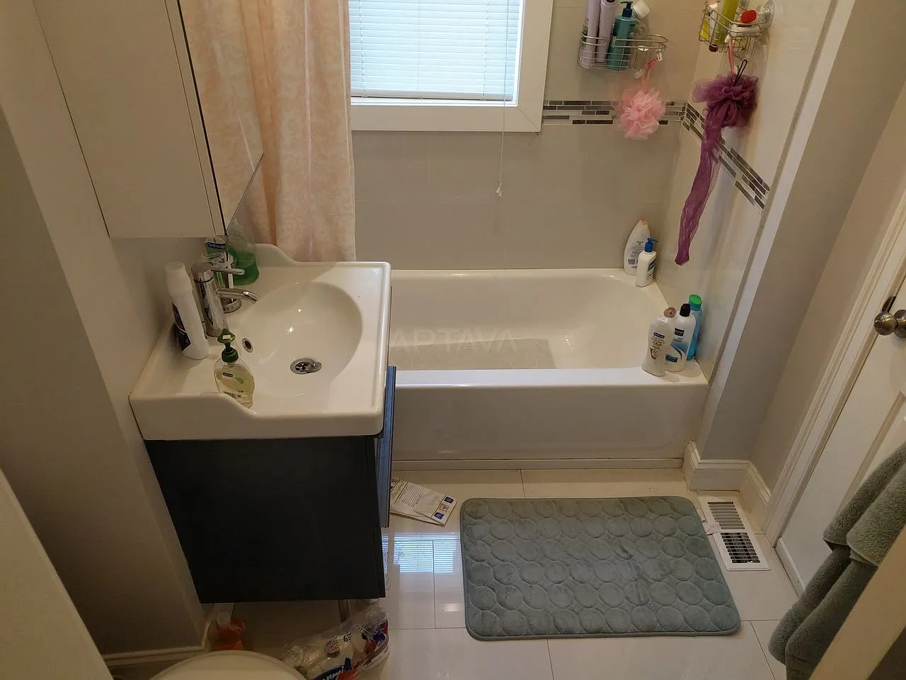 Ball Square area, 5 bedroom, 2 bathroom apartment — Photo 4