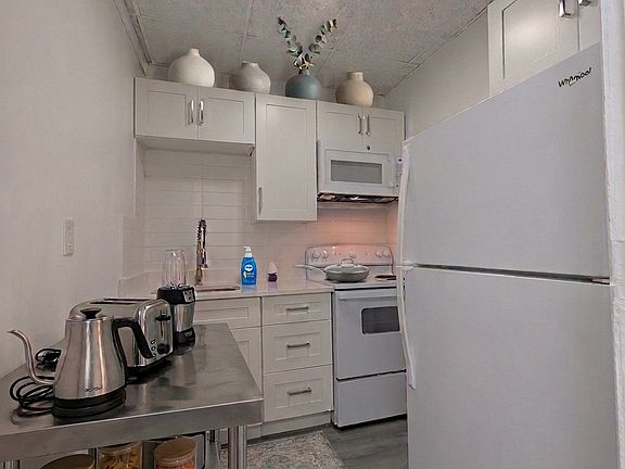4th image of 628 N 6th St APT 5