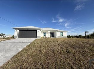 1607 NE 36th Ln, Cape Coral, FL 33909