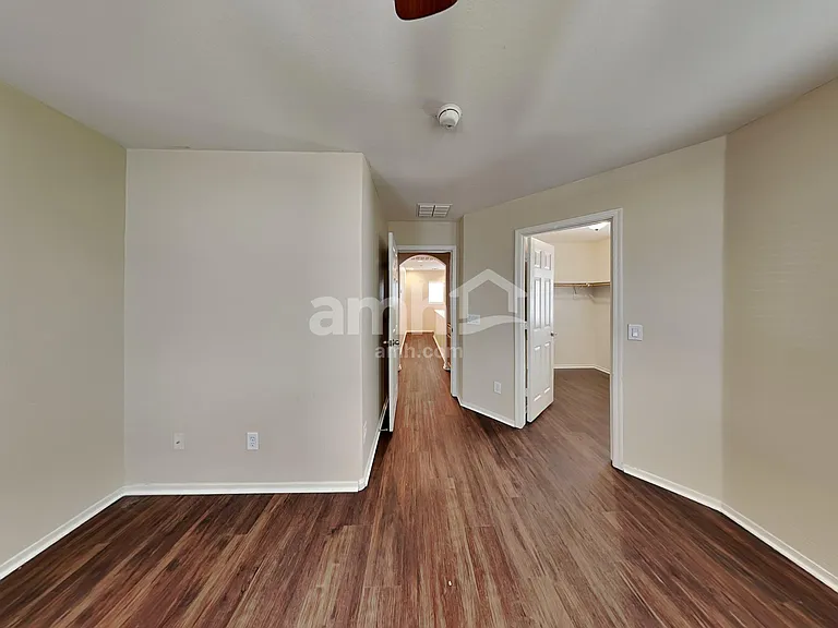4740 E Redfield Rd — Photo 9