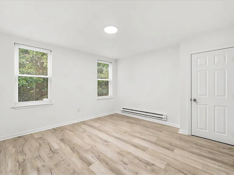 2561 N Patton St — Photo 5