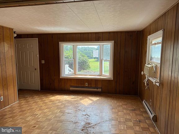 5th image of 16338 Trenton Rd