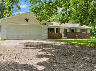 2023 Bradford Dr, Auburn, IN 46706