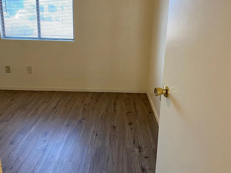 1200 N Buffalo Dr — Photo 17