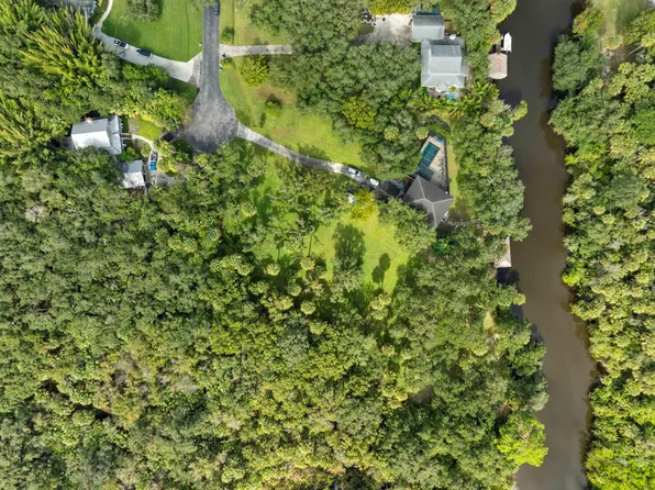 2260 Sweetwater Drive, Fort Pierce, FL 34981