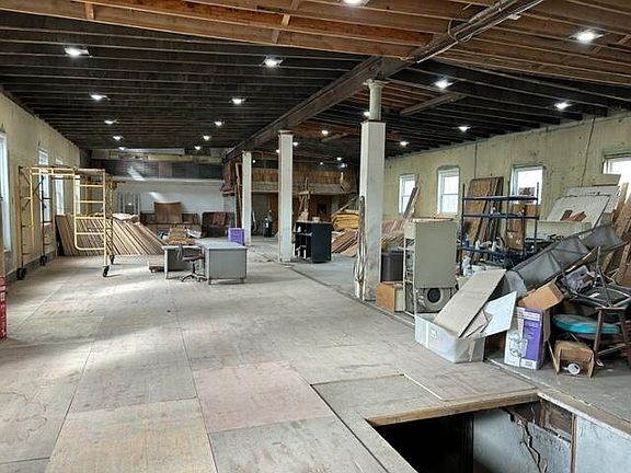 5th image of 18 Angell St