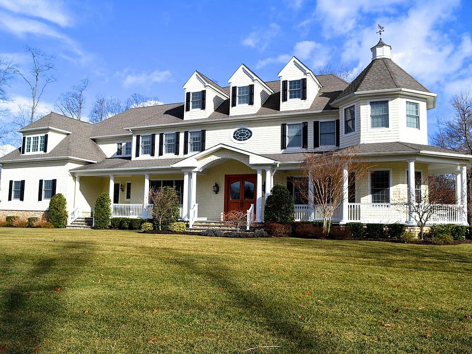 1st image of 34 Rosewood Dr