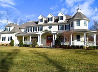 34 Rosewood Dr, Shrewsbury, NJ 07702