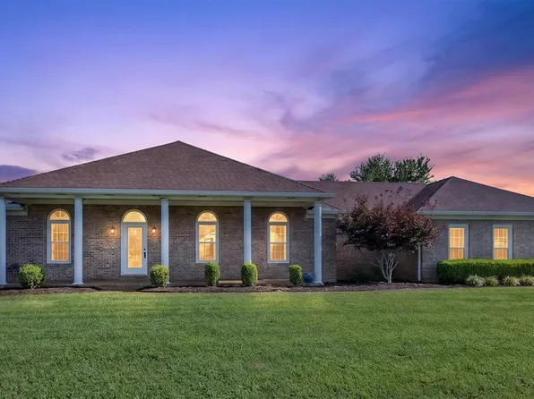 189 Hunters Crossing Way, Bowling Green, KY 42104