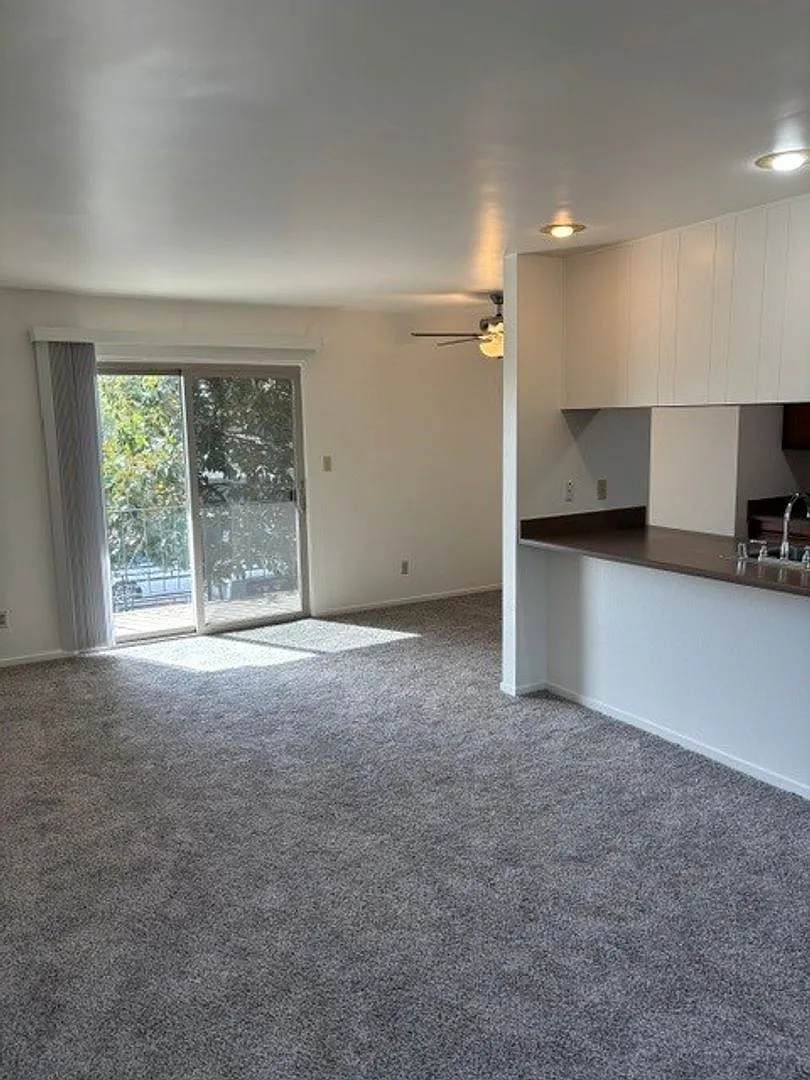 Building Photo - 3100 Jersey Way