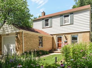 622 S Mitchell Ave, Arlington Heights, IL 60005