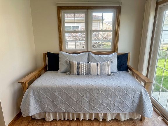3rd image of 211 Miami Pl