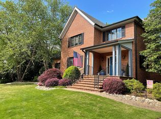 1 Parkins Pointe Way, Greenville, SC 29607