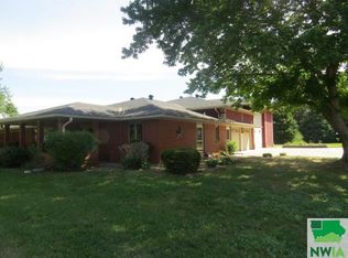 35334 McKurth Dr, Le Mars, IA 51031